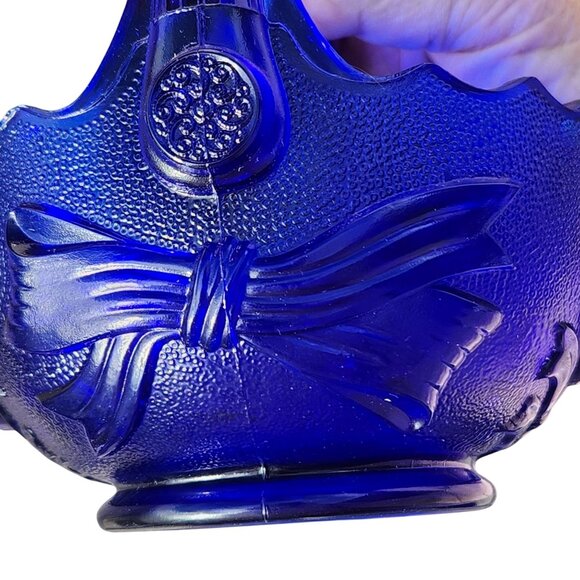 Vintage Boyd's Glass Co. Cobalt Blue Glass Basket With Embossed Floral & Bow Des - Picture 5 of 6